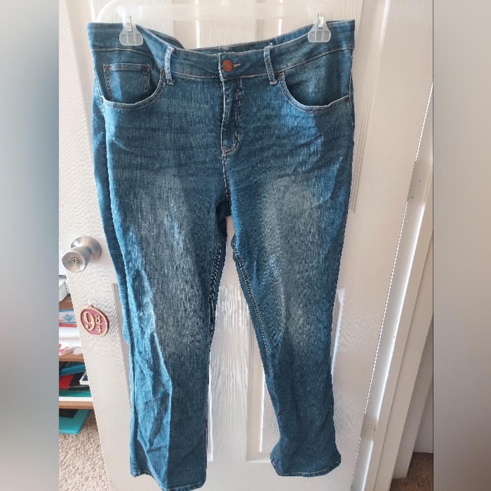 Time And Tru Bootcut size 18 Jeans!